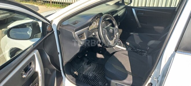 Toyota Corolla 2013, 212,000 km - 2.0 l - Salyan