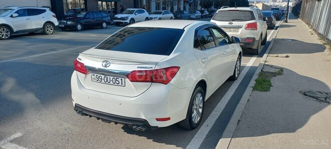 Toyota Corolla 2013, 212,000 km - 2.0 l - Salyan