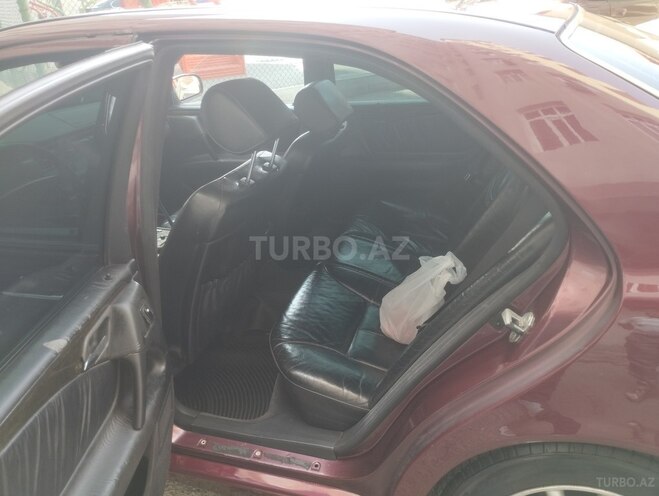 Mercedes E 250 1996, 123,456 km - 2.5 l - Bakı