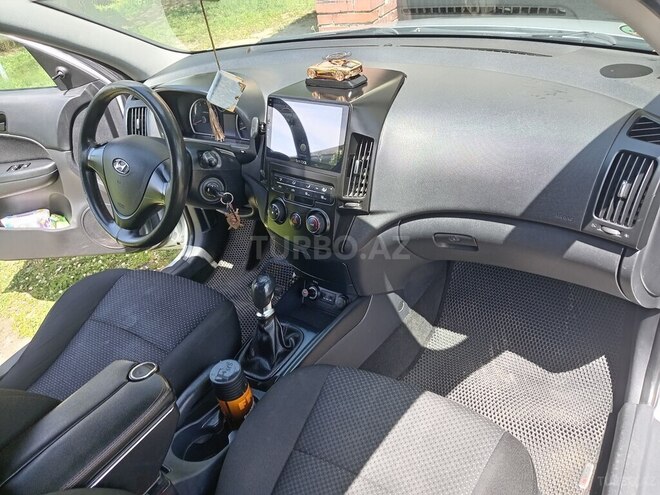 Hyundai i30 2010, 276,000 km - 1.4 l - Lənkəran