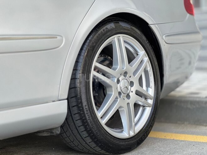 Mercedes E 320 2003, 260,000 km - 3.2 l - Bakı