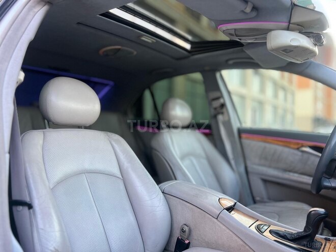 Mercedes E 320 2003, 260,000 km - 3.2 l - Bakı