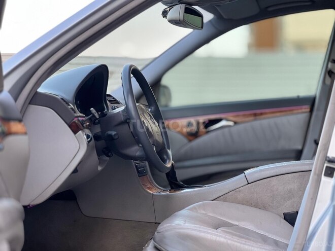 Mercedes E 320 2003, 260,000 km - 3.2 l - Bakı