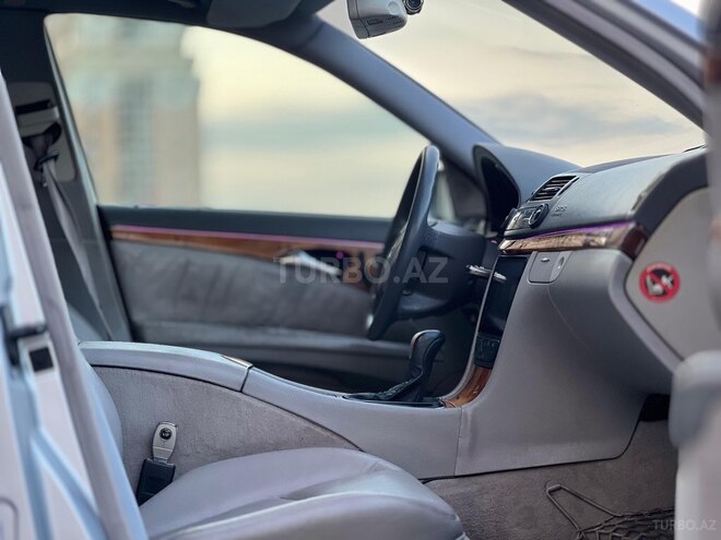 Mercedes E 320 2003, 260,000 km - 3.2 l - Bakı
