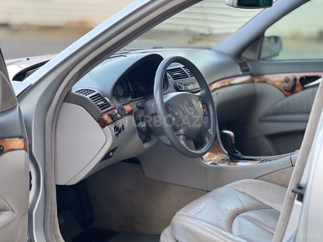 Mercedes E 320 2003, 260,000 km - 3.2 l - Bakı