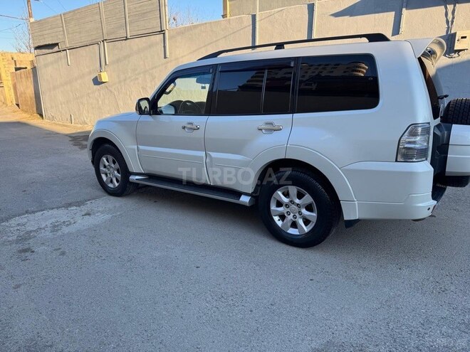Mitsubishi Pajero 2010, 179,000 km - 3.5 л - Bakı