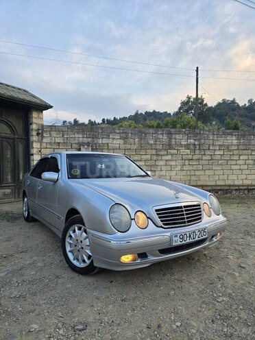 Mercedes E 220 1999, 494,000 km - 2.2 l - Astara