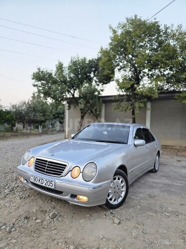 Mercedes E 220 1999, 494,000 km - 2.2 l - Astara