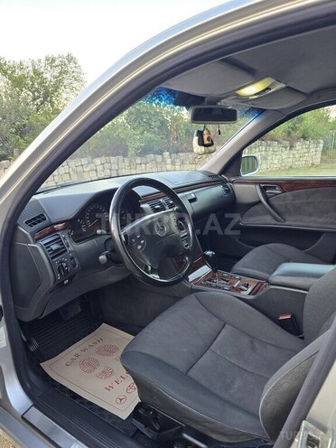Mercedes E 220 1999, 494,000 km - 2.2 l - Astara