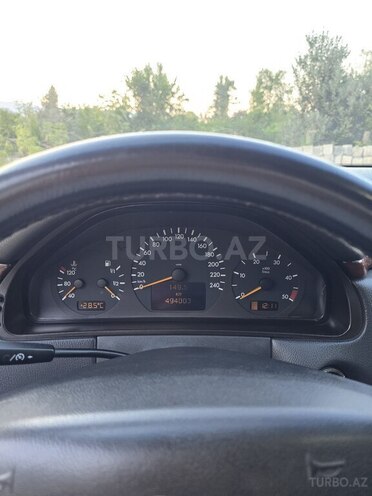 Mercedes E 220 1999, 494,000 km - 2.2 l - Astara