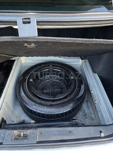Mercedes E 220 1999, 494,000 km - 2.2 l - Astara