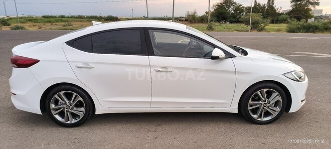 Hyundai Avante 2018, 143,000 km - 1.6 л - Bakı