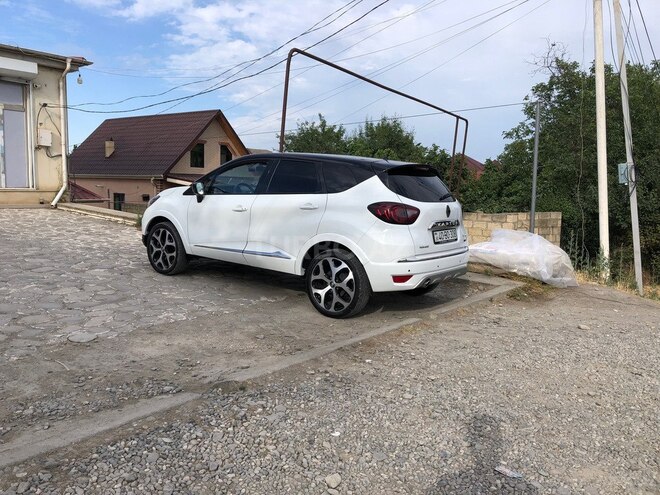 Renault Kaptur 2017, 75,000 km - 2.0 l - Quba