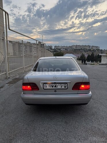 Mercedes E 240 1999, 450,000 km - 2.4 l - Bakı