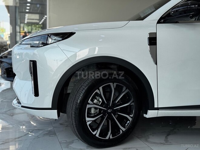 Changan Qiyuan Q05-5