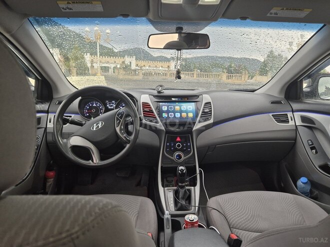 Hyundai Elantra 2015, 219,000 km - 1.8 l - Qəbələ