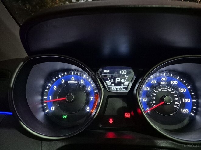 Hyundai Elantra 2015, 219,000 km - 1.8 l - Qəbələ