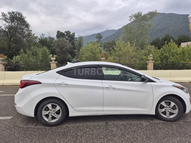 Hyundai Elantra 2015, 219,000 km - 1.8 l - Qəbələ