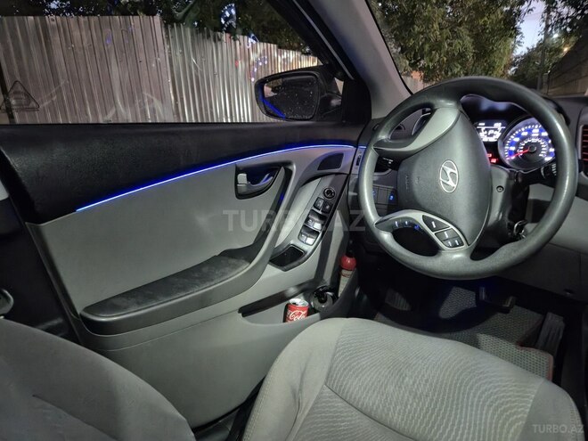 Hyundai Elantra 2015, 219,000 km - 1.8 l - Qəbələ
