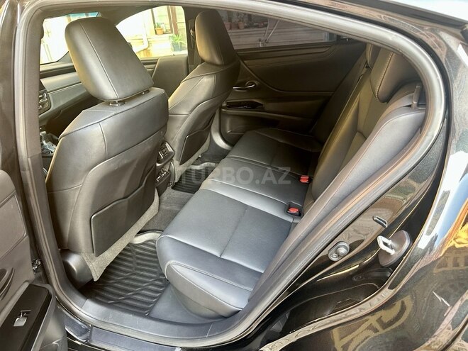 Lexus ES 300h 2022, 40,000 km - 2.5 l - Bakı