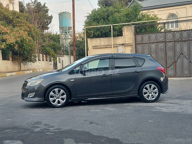 Opel Astra 2011, 225,000 km - 1.4 l - Bakı