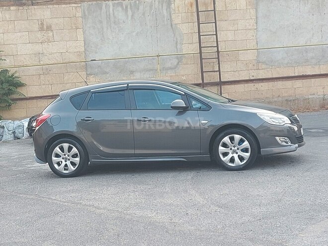 Opel Astra 2011, 225,000 km - 1.4 l - Bakı