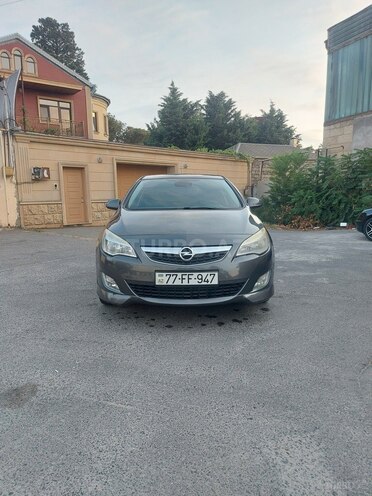 Opel Astra 2011, 225,000 km - 1.4 l - Bakı