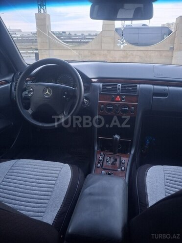 Mercedes E 220 2000, 222,222 km - 2.2 l - Bakı