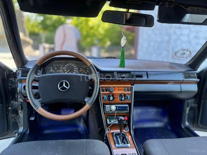 Mercedes E 300 1993, 530,000 km - 3.0 l - Sabirabad