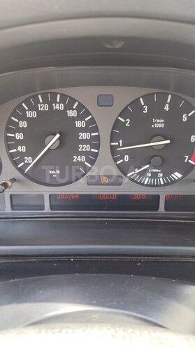BMW 528 1996, 283,264 km - 2.8 l - Salyan