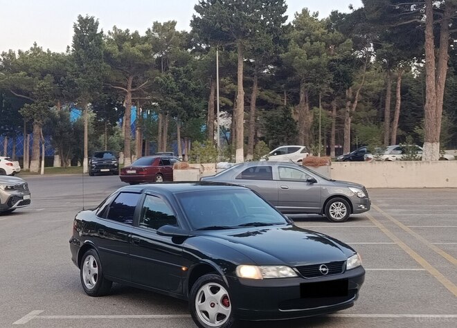 Opel Vectra 1998, 324,000 km - 1.6 l - Sumqayıt