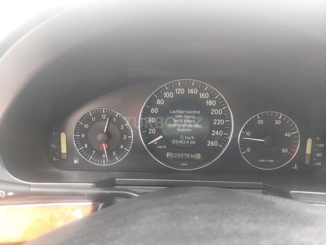 Mercedes E 220 2006, 228,800 km - 2.2 l - Qax