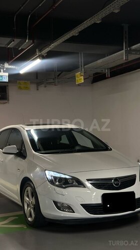 Opel Astra 2011, 117,000 km - 1.6 l - Bakı