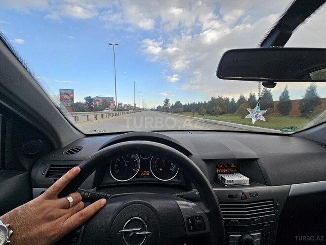 Opel Astra 2005, 240,000 km - 1.4 l - Gəncə
