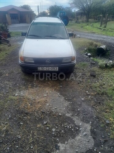 Opel Astra 1993, 160,000 km - 1.6 l - Astara