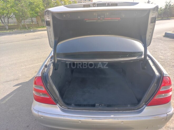 Mercedes E 240 2002, 381,895 km - 2.4 l - Yevlax