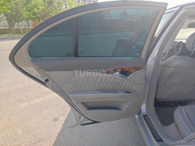 Mercedes E 240 2002, 381,895 km - 2.4 l - Yevlax