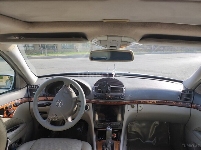 Mercedes E 240 2002, 381,895 km - 2.4 l - Yevlax