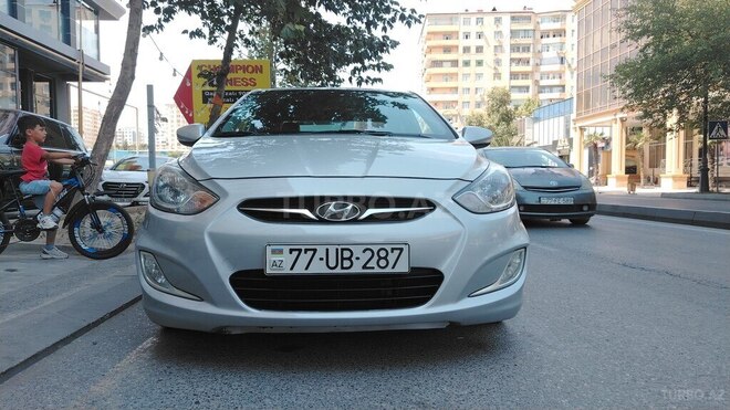 Hyundai Accent 2013, 300,000 km - 1.6 l - Bakı