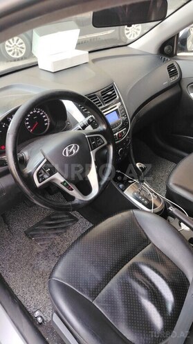 Hyundai Accent 2013, 300,000 km - 1.6 l - Bakı