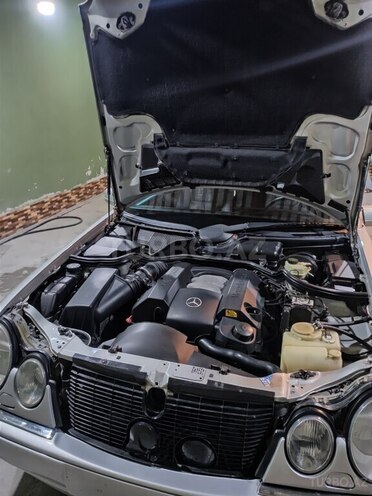 Mercedes E 240 1998, 349,000 km - 2.4 l - Bərdə