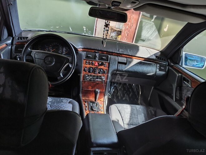 Mercedes E 240 1998, 349,000 km - 2.4 l - Bərdə