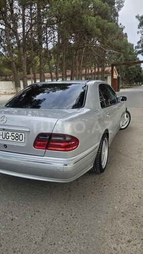 Mercedes E 280 2000, 303,000 km - 2.8 l - Bakı
