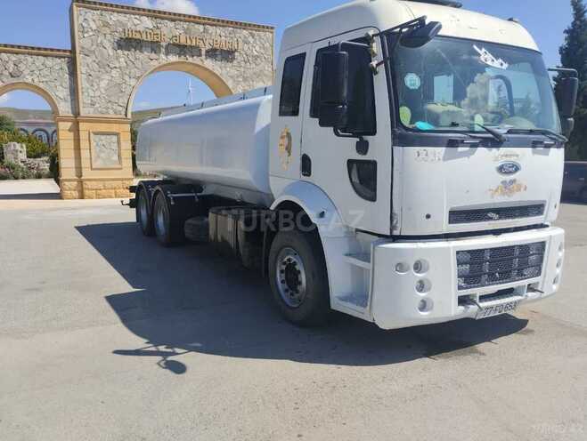 Ford Cargo 2008, 450,000 km - 7.5 l - Qobustan