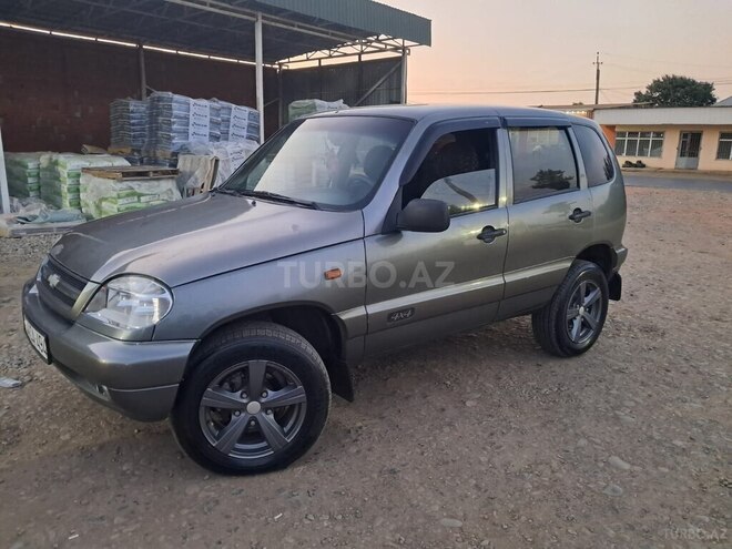 Chevrolet Niva 2004, 290,000 km - 1.7 l - Masallı