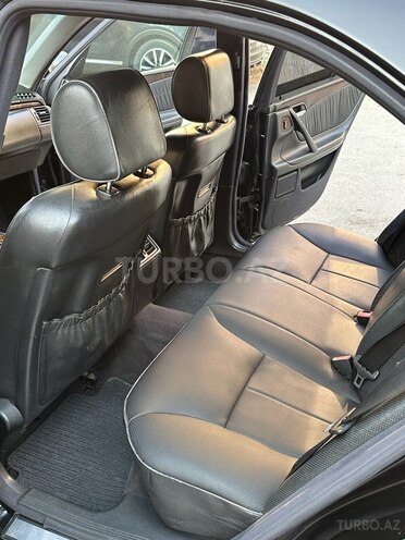 Mercedes E 280 2000, 415,000 km - 2.8 l - Bakı