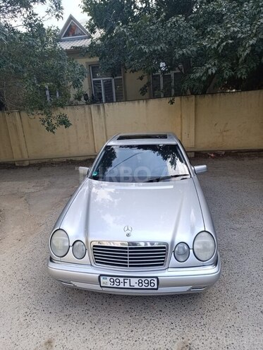 Mercedes E 240 1999, 241,779 km - 2.4 l - Şirvan
