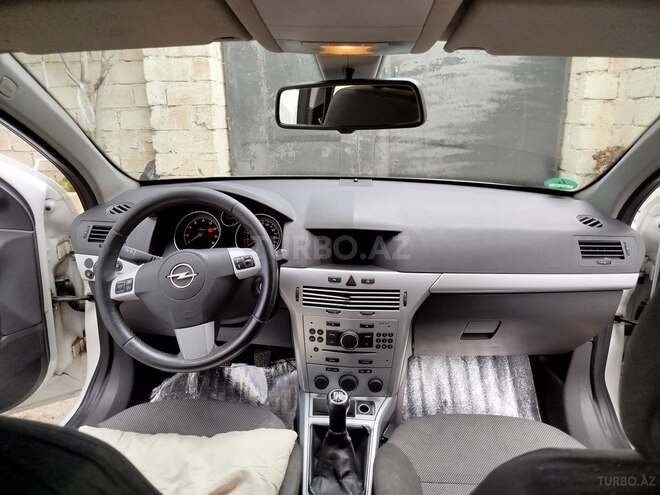 Opel Astra 2009, 250,000 km - 1.4 l - Bakı