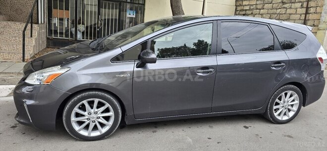 Toyota Prius V 2012, 285,000 km - 1.8 л - Bərdə