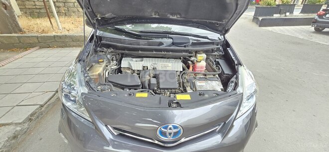 Toyota Prius V 2012, 285,000 km - 1.8 л - Bərdə